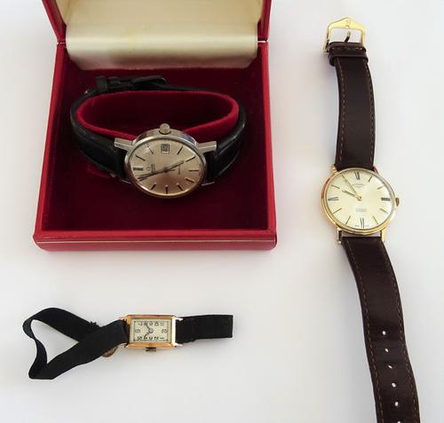 An Omega Automatic steel cased gentleman's wristwatch, the signed silvered dial with baton numerals, centre seconds and with a date of the month apert