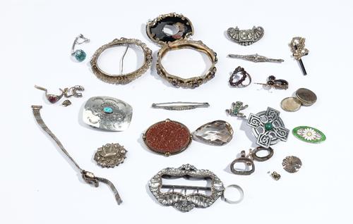 A colourless paste set shaped rectangular buckle, a gold and diamond bar brooch, collet set with the principle cushion shaped diamond to the centre, d