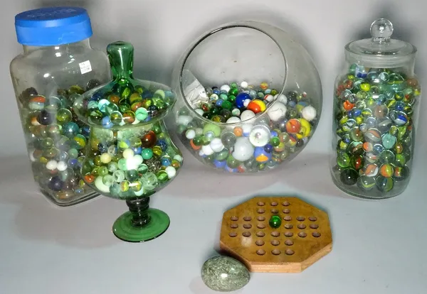 A large quantity of mostly 20th century glass marbles, (qty).