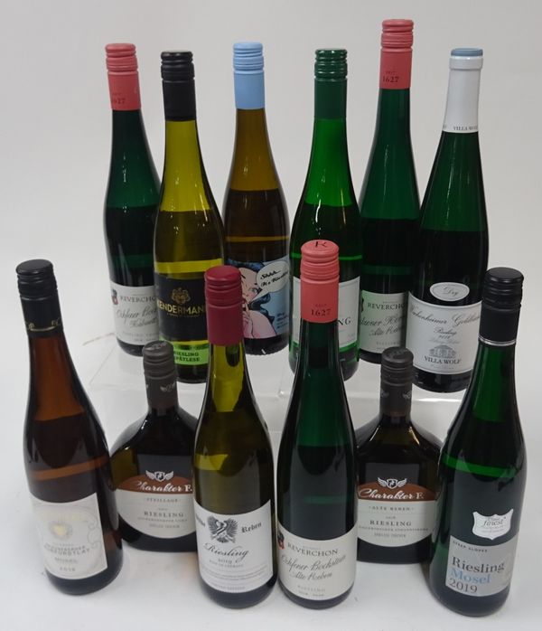 Box 143 - German Riesling  Brauneberger Mosel 2018  Wilde Reben 2019  Charakter F Steillage 2017  Charakter F Alte Reben 2018  Reverchon Alte Reben Bo