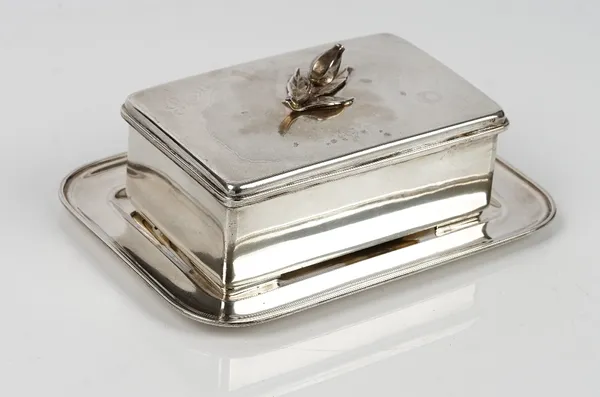 A German rectangular box and detachable cover, having a bud finial to the lid, with a rectangular stand, detailed 925 Sterling (the box and lid appare