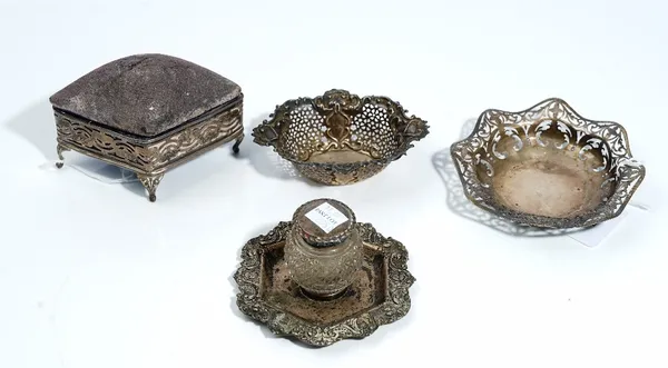 An Art Nouveau silver mounted lozenge shape jewel box and pin cushion, Lee & Wigful, Birmingham 1907, with pierced sides, on scroll feet, 11.5cm wide,