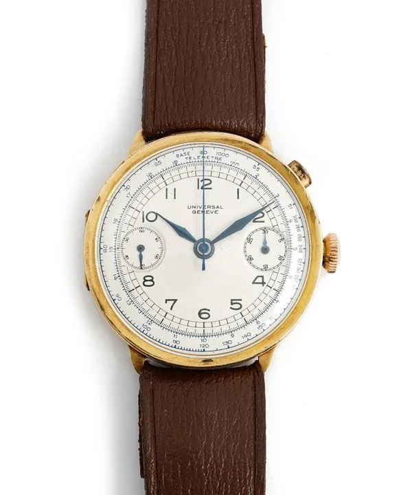 A Universal Geneve gold circular cased gentleman's chronograph wristwatch, the jewelled lever movement detailed 17 RUBIS, the signed silvered dial wit