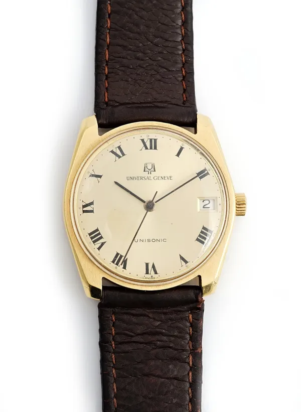 A Universal Geneve Unisonic 18ct gold cased gentleman's wristwatch, the signed replacement gilt dial with black Roman numerals, date of the month aper