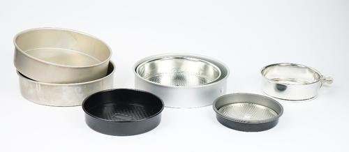 A collection of bake ware, to include wire racks, muffin tins, cake tins, bread bin and other items (qty).
