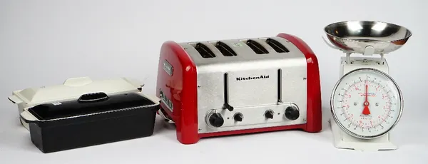 A KitchenAid four-slice toaster, set of kitchen scales and two Contacto cast iron rectangular casserole dishes (4).