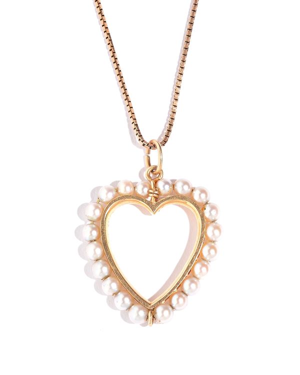 A gold and cultured pearl pendant, designed as an open heart, detailed 14 K, gross weight 6 gms, with a 9ct gold box link neckchain, on a boltring cla