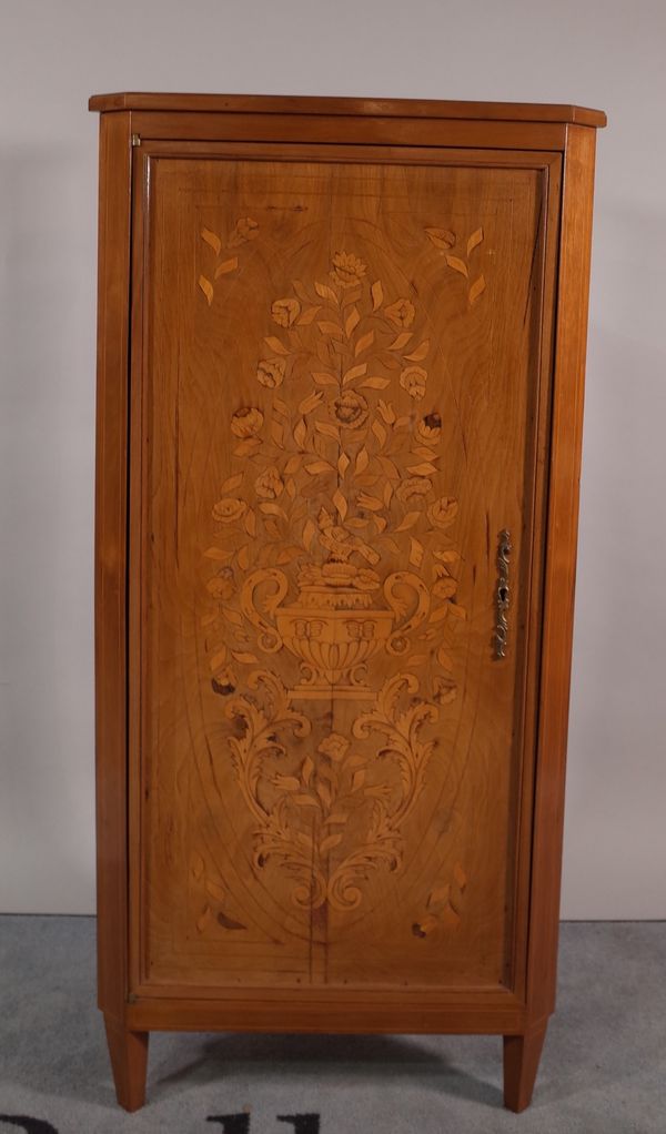 An Edwardian mahogany inlaid floor standing corner cupboard, 58cm wide x 128cm high.  E1