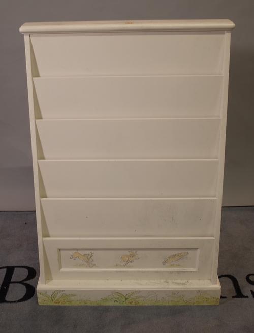 A 20th century white painted slope fronted child's open bookcase, 76cm wide x 112cm high.  E5