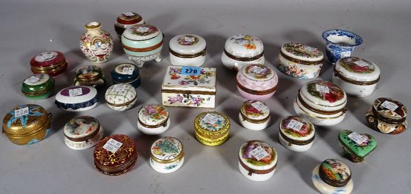 A quantity of early 20th century painted ceramic trinket boxes of various sizes and shapes, the largest 9cm wide, (qty).  CAB