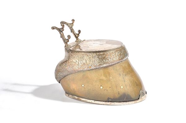 A Victorian silver mounted pen and inkstand, formed as a horses hoof, detailed to the silver horseshoe form base R. Ward & Co Naturalists 166 Piccadil