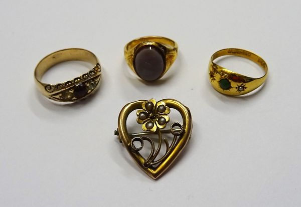 A 9ct gold, turquoise and seed pearl set ring (one seed pearl lacking), Birmingham 1918, a gem set ring, a gold and oval sardonyx set signet ring, det