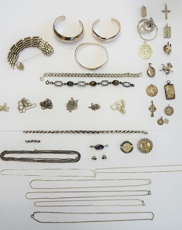 Silver jewellery, comprising; a Scottish moss agate link bracelet, two further bracelets, an oval link long chain, with a boltring clasp, twelve neckc