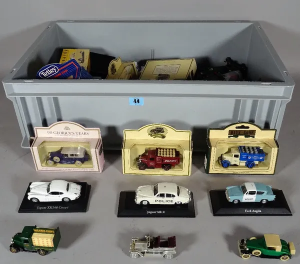 Toys; mainly modern Corgi, matchbox cars and commercial vehicles, (qty).   S5B