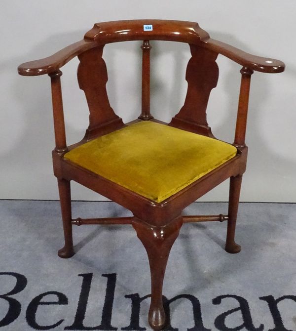 An 18th century style mahogany corner chair, with double vase back, 80cm wide x 82cm high.  D2