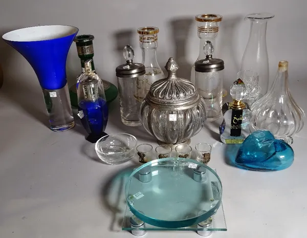 Glassware, comprising; 20th century and later decorative glass items including bowls, jugs, vases and sundry, (qty).  S6M