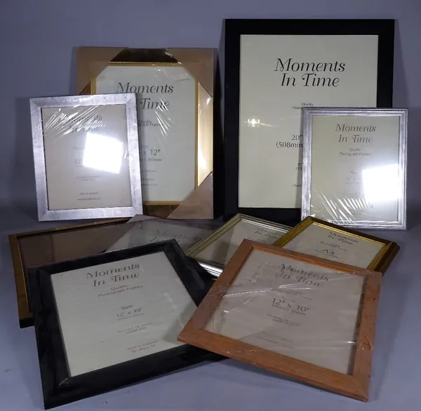 A quantity of 20th century picture frames of various sizes, the largest 50cm wide x 80cm high, (qty).  S3B