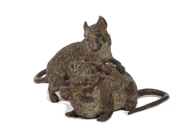 An Austrian cold painted bronze animalier group, early 20th century, depicting two rats, unsigned, 4cm high.