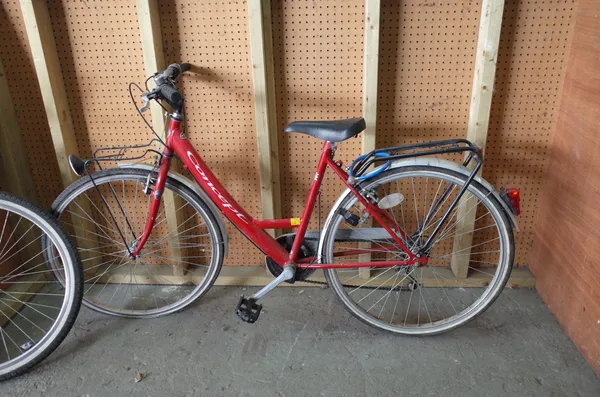 An 'AMMACO Cruiser' push bike and a 'Concept 2000' push bike, (2).