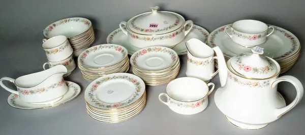 An extensive Paragon 'Belinda' pattern part dinner and tea service, (qty).