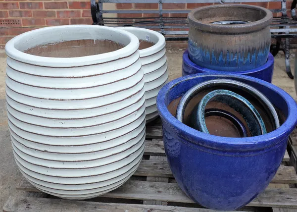 A quantity of modern garden pots of various sizes, the largest being 48cm wide x 63cm high (13).