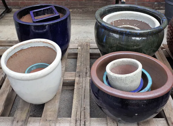 A quantity of modern garden pots of various sizes, the largest being 52cm wide x 41cm high (13).