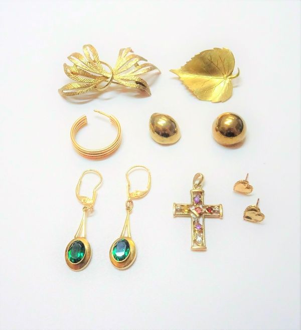 A group of mostly 9ct gold jewellery, comprising; two brooches, a gem set pendant cross, a pair of green gem set pendant earrings, two further pairs o