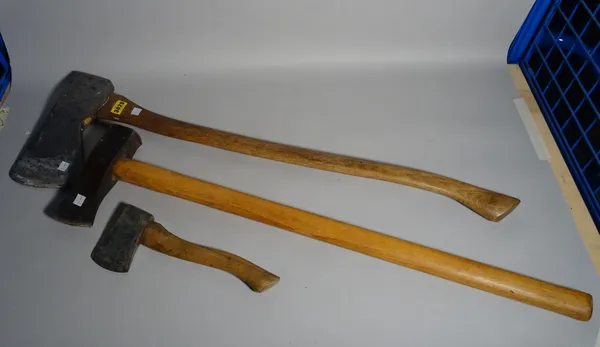 A group of three modern wood cutting axes, the largest 91cm long (3).