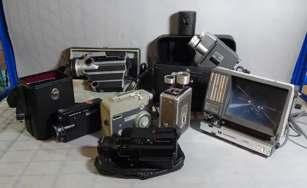 A quantity of vintage film cameras including Hanimax, Eumig, Canon and sundry (qty).