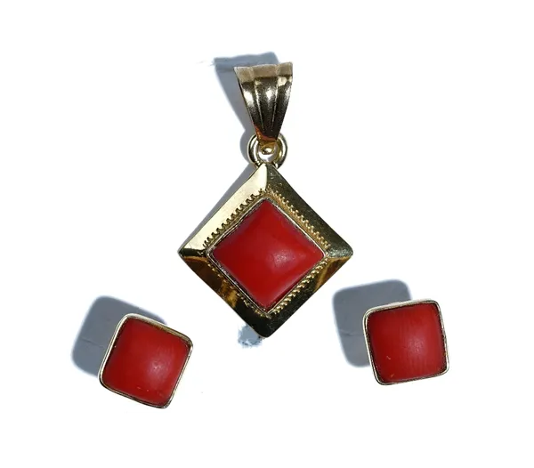 A pair of gold and coral earstuds, each of square form with post fittings, detailed 750 and with butterfly clips and a gold and coral pendant, the sus