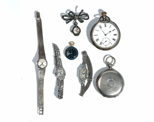 A silver cased, key wind, hunting cased gentleman's pocket watch, with an unsigned gilt cylinder movement, the enamelled dial with Roman numerals, the