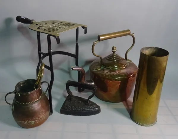 Metalware collectables including trivet, brass shell case, kettle, fire tools and sundry.