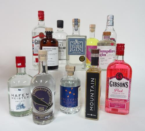 Box 39 - GinYork Old Tom GinCampfire Old Tom GinFour Pillars Old Tom GinHafen Meister GinBotanix Blutorange GinKalevala Blue Label GinMountain barrel-