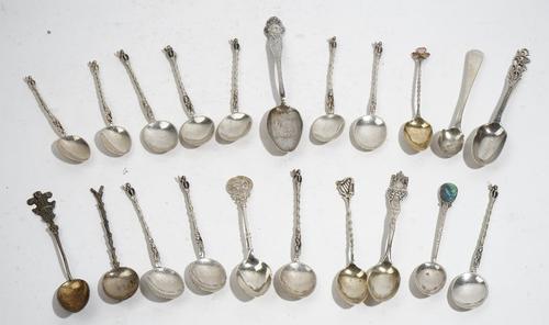Eight silver tea and other spoons, four foreign spoons and nine similar teaspoons, the handles with figure terminals, probably Dutch, combined gross w