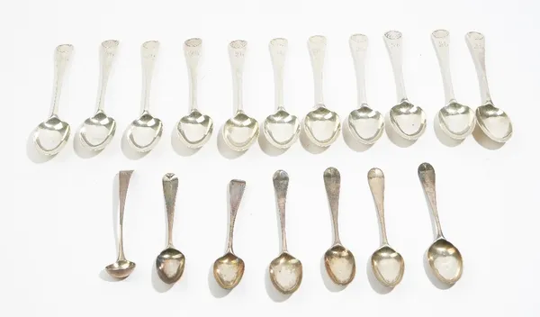 Silver flatware, comprising; six Old English and shell pattern teaspoons, London 1899, five Old English and shell pattern teaspoons, London 1900, a si