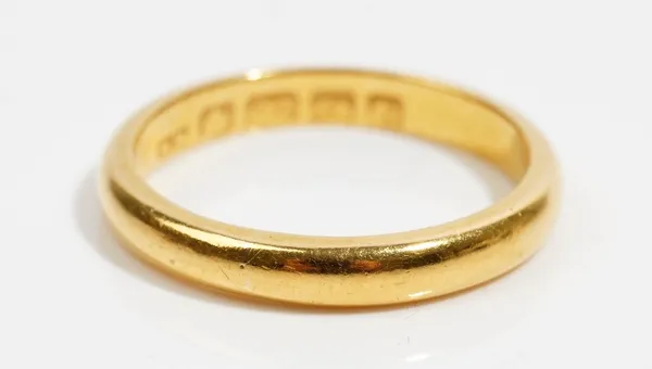 A 22ct gold plain wedding ring, Birmingham 1918, ring size P, weight 4.6 gms.