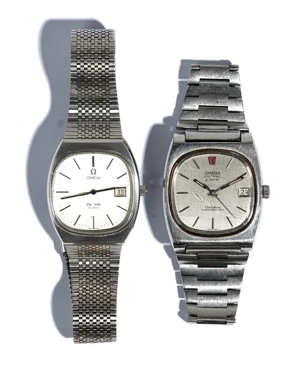 An Omega Electronic F300 HZ steel gentleman's bracelet wristwatch, the signed silvered dial with baton numerals, date of the month aperture and with c