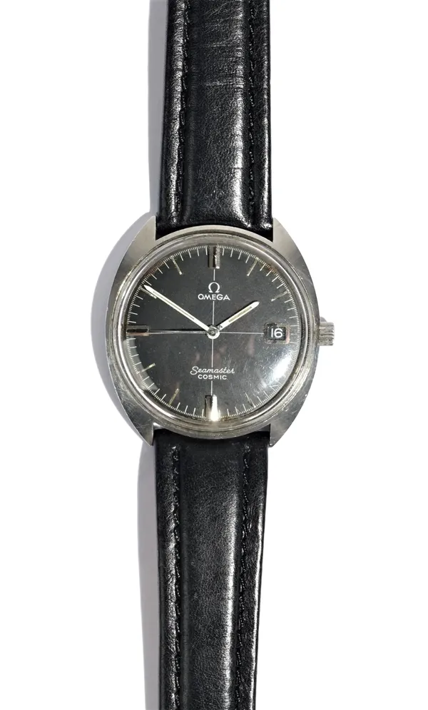 An Omega Seamaster Cosmic, steel cased gentleman's wristwatch, the signed black dial with centre seconds and with a date of the month aperture, on a b