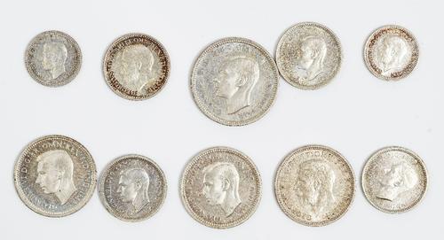Ten Maundy coins, comprising; a fourpence 1941, three treepences 1935, 1943 and 1945, four twopences 1935, 1941, 1943 and 1946 and two pennies 1935 an