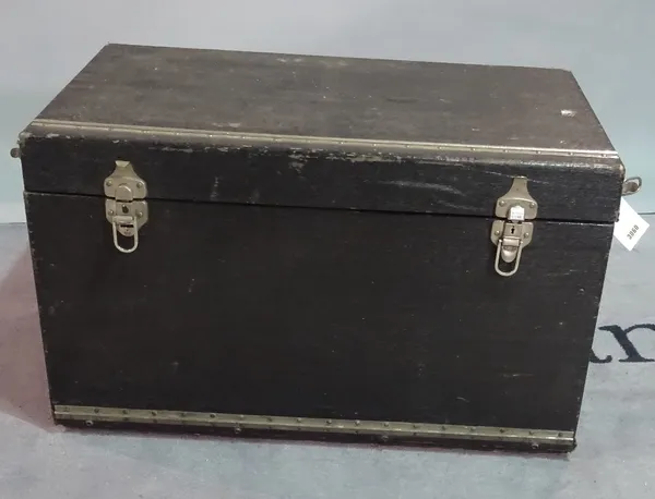 An early 20th century canvas bound car trunk, 86cm wide x 52cm high.