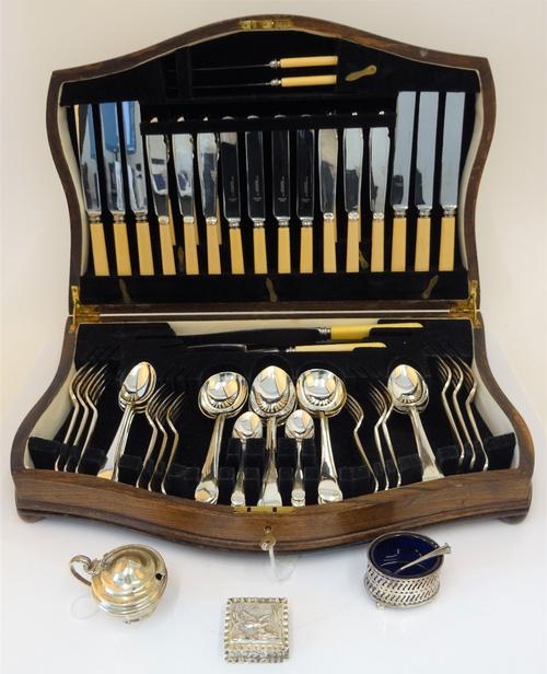 Silver, comprising; a rectangular hinge lidded box, the cover embossed with ducks and ducklings, Chester 1902, an oval salt with a blue glass liner,...