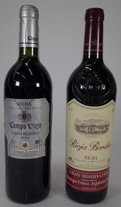 One bottle of Rioja Bordón 1995 and a bottle of Campo Viejo rioja 1994 (2).