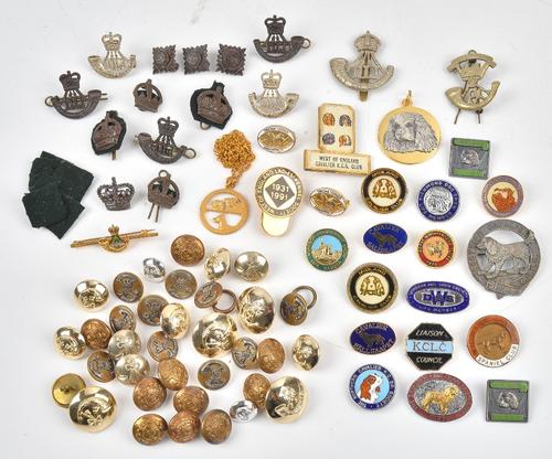 A 9ct gold and enamelled military brooch, designed as the badge of The Durham Light Infantry, Birmingham 1960, gross weight 4.6 gms, with a case, a...