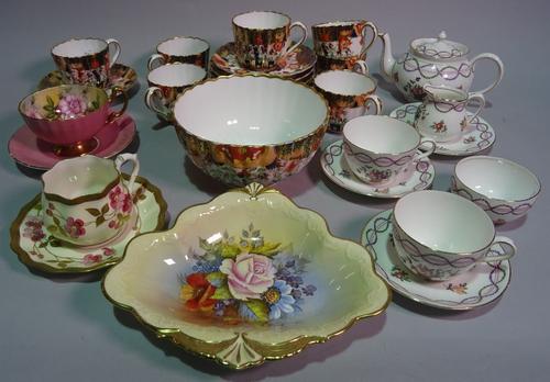 English 19th /20th century ceramics, comprising; a Copeland Japan pattern part coffee service,  Aynsley part tea service,  Aynsley leaf shaped dish,...