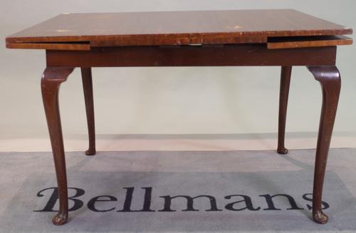 An early 20th century mahogany draw leaf dining table, (a.f), 82cm wide x 123cm long x 160cm fully extended.