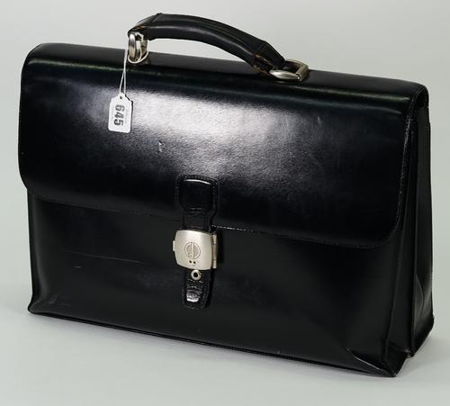 A Dunhill leather folio/document case, 40cm wide.