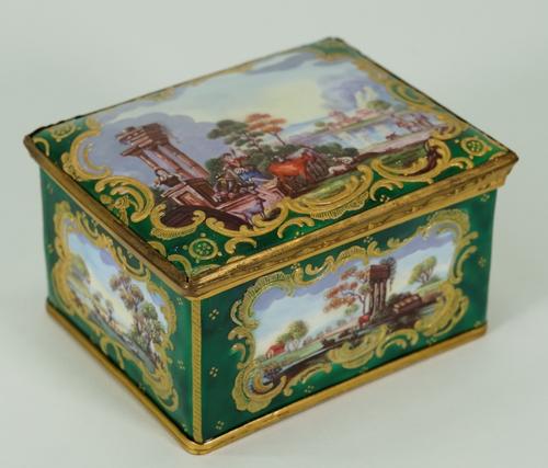 A late 19th century Samson enamel box, the slightly domed hinged cover and sides decorated with pastoral scenes against a green ground, 11cm wide x...