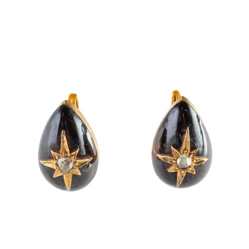 A PAIR OF CARBUNCLE GARNET AND DIAMOND EARRINGS (3)