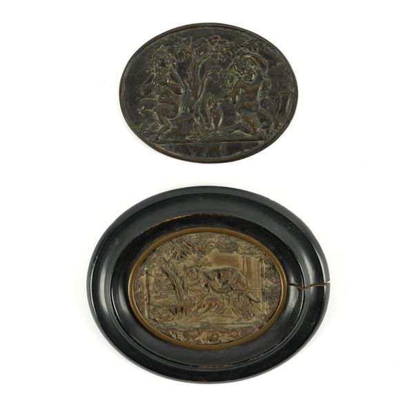 A NORTH EUROPEAN RELIEF EMBOSSED COPPER OVAL PANEL POSSIBLY DEPICTING THE OLD TESTAMENT SCENE OF SUSANNAH AND THE ELDERS (2)