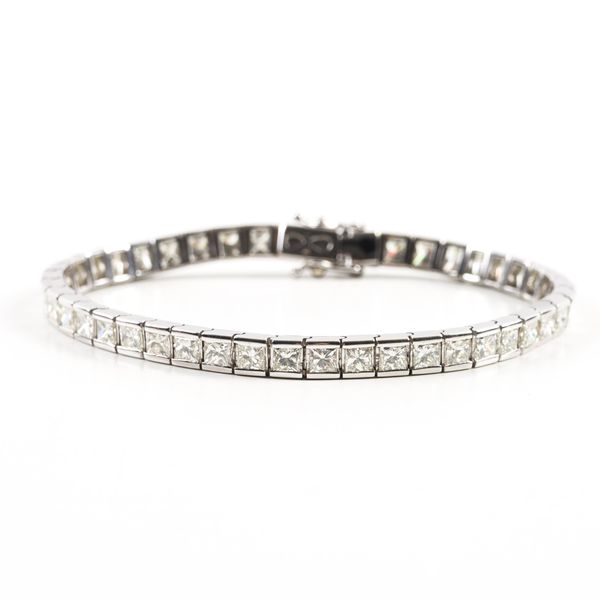 A DIAMOND LINE BRACELET (2)